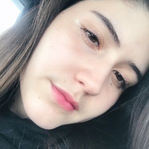 Meet your Posher, Mila